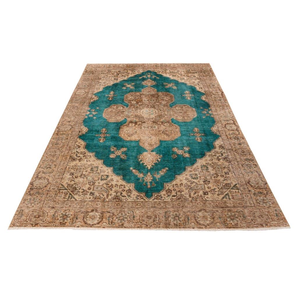 Five and a half meter hand-woven dyed carpet from Si Persia, code 813026
