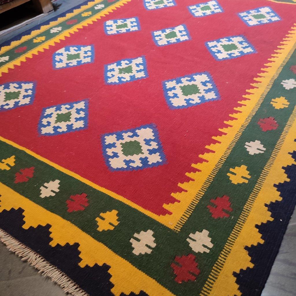Three-meter hand-woven rug with rhombus design, code AA136