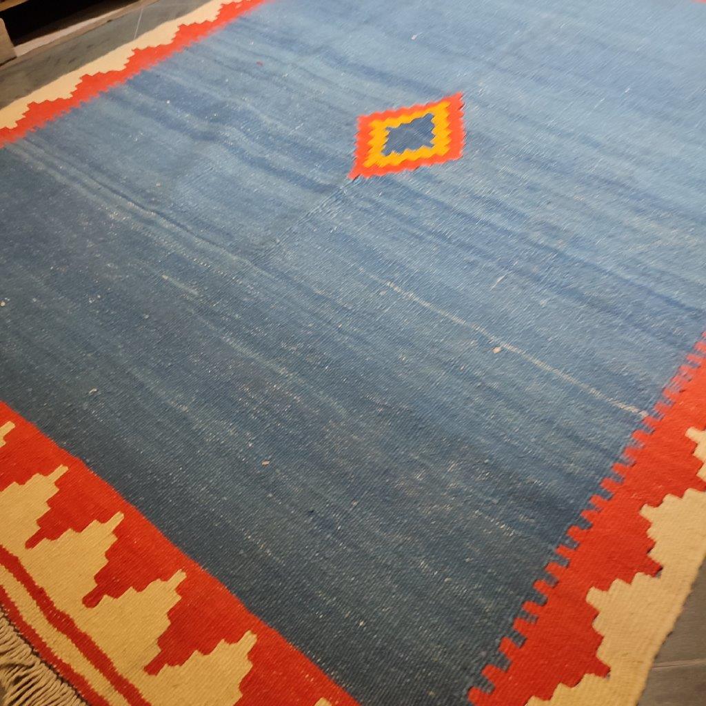 Three-meter hand-woven carpet with rhombus design, code AA137