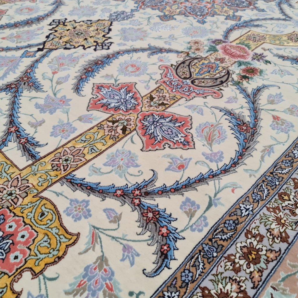 A pair of six-meter hand-woven Isfahan Hosseini carpet code 1147