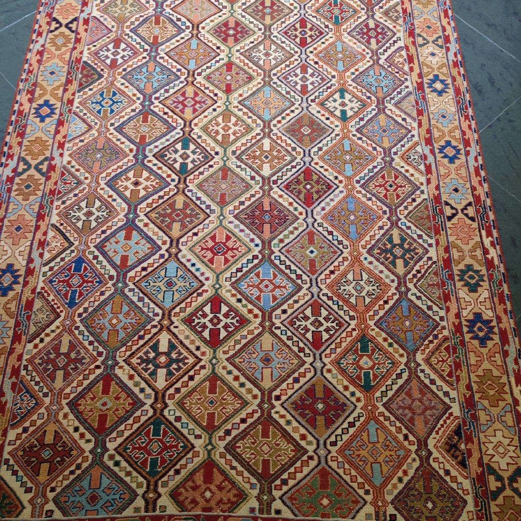 Three-meter hand-woven rug with rhombus design, code AA287