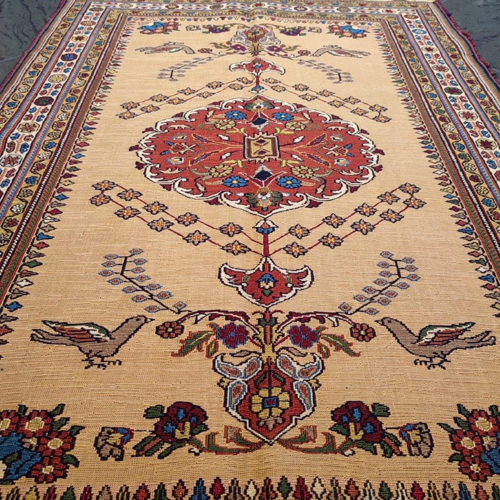 Two-meter hand-woven carpet with tangerine design, code AA361