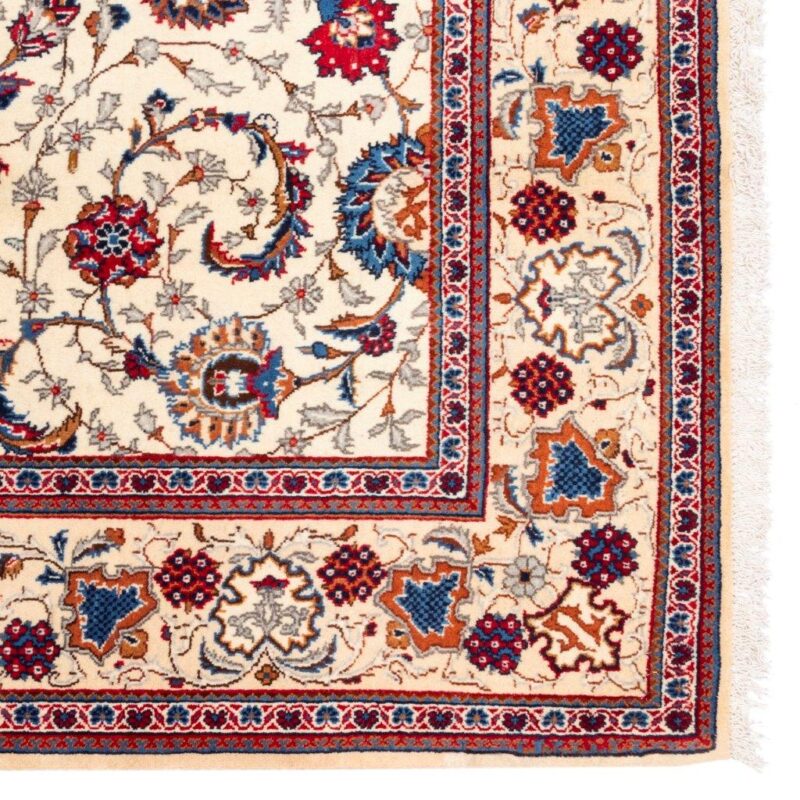 A pair of three-meter old hand-woven carpets from Si Persia, code 157036