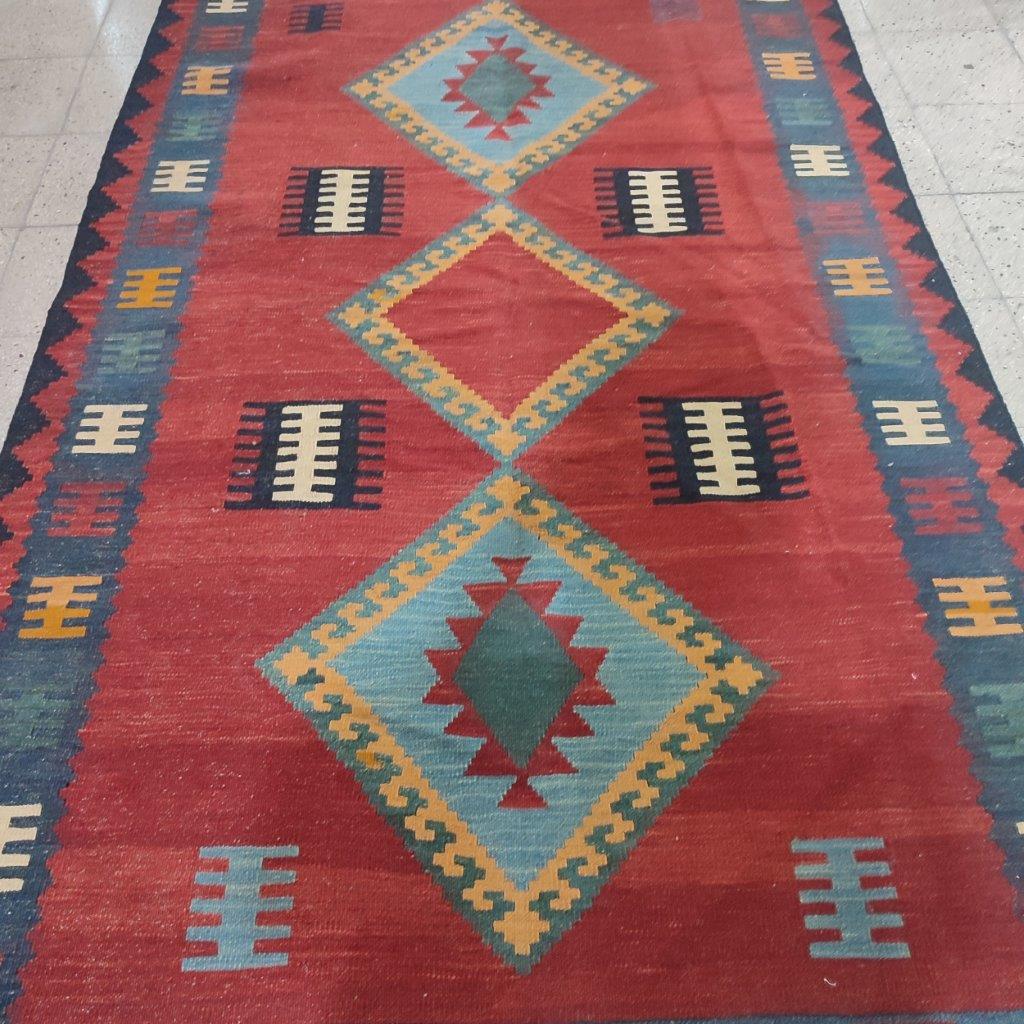 Five-meter hand-woven carpet with rhombus design, model AA