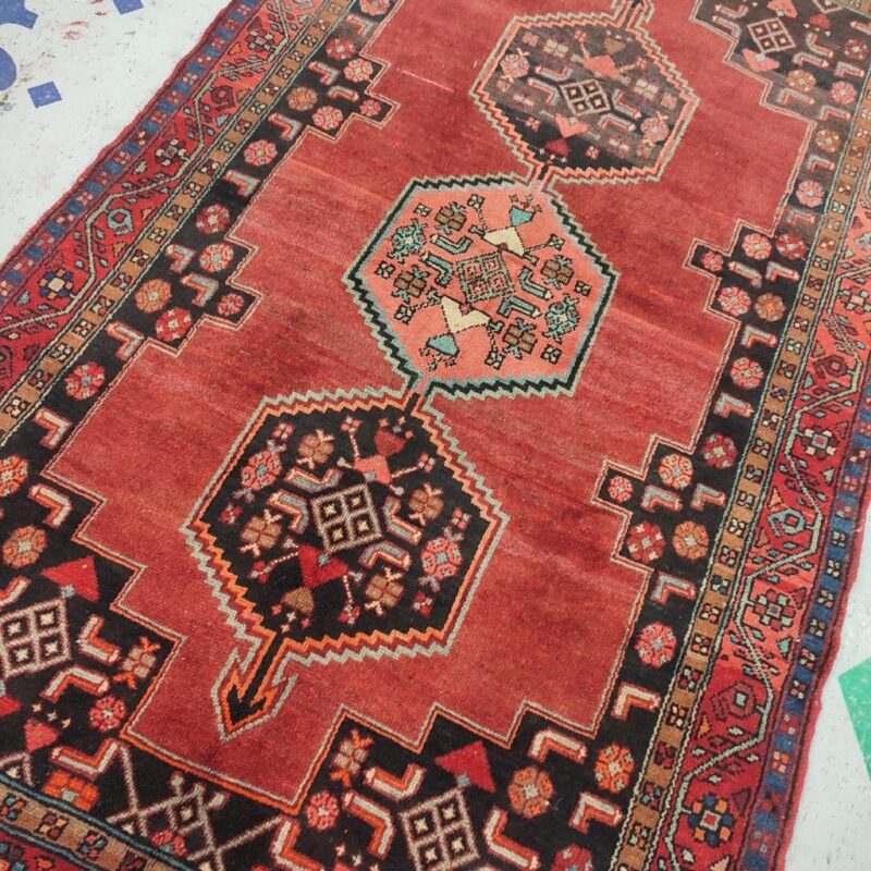 Three meter old hand-woven carpet model MG91