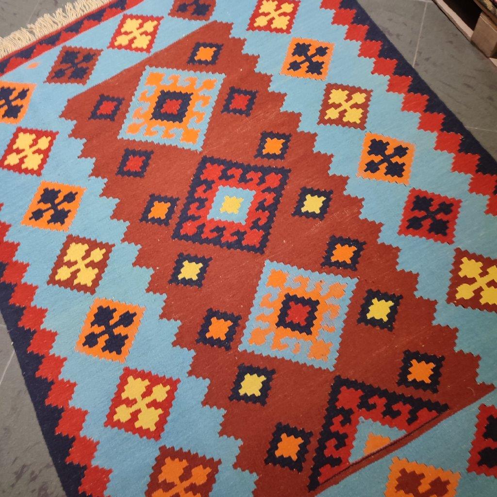 Two and a half meter hand-woven carpet with rhombus design, code AA382