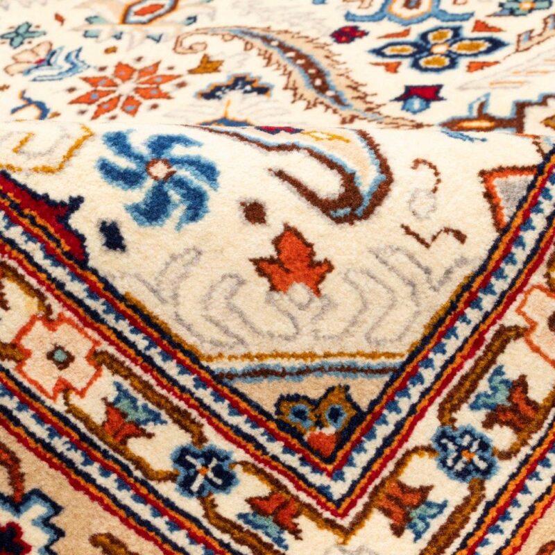 A pair of three-meter old hand-woven carpets from Si Persia, code 157037