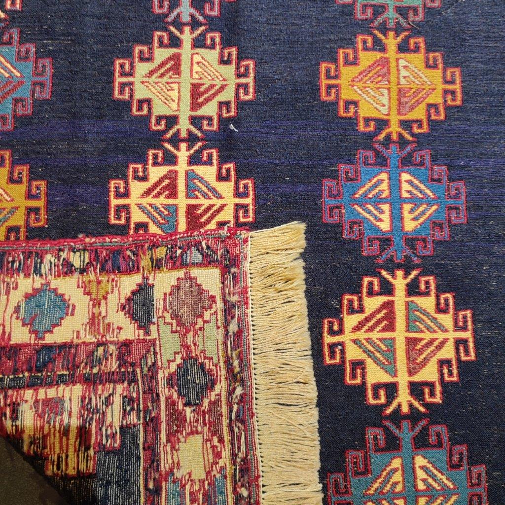 Two and a half meter hand-woven carpet with geometric design, code AA421